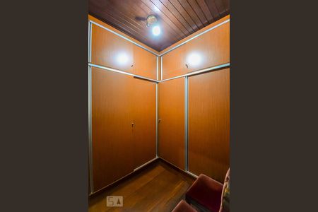 Closet da suíte 1 de casa para alugar com 4 quartos, 450m² em Tatuapé, São Paulo