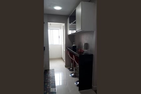 Apartamento à venda com 2 quartos, 72m² em Jardim Tupanci, Barueri