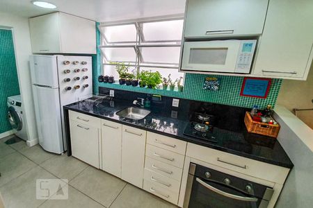 Cozinha  de apartamento para alugar com 1 quarto, 65m² em Rio Branco, Porto Alegre