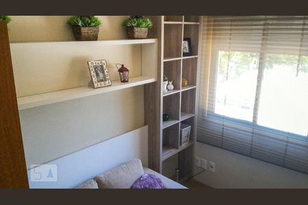 Dormitório de apartamento à venda com 3 quartos, 75m² em Vila Jardim, Porto Alegre