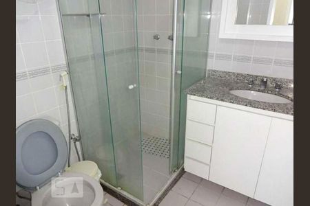 Banheiro de apartamento para alugar com 2 quartos, 80m² em Barra da Tijuca, Rio de Janeiro