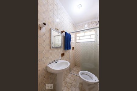 Banheiro Social de casa de condomínio para alugar com 2 quartos, 56m² em Vila Carrão, São Paulo
