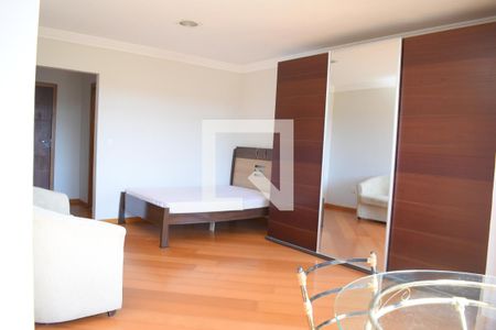 Quarto/Sala de kitnet/studio para alugar com 1 quarto, 42m² em Fazendinha, Curitiba