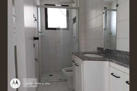 Banheiro de apartamento à venda com 3 quartos, 82m² em Jardim do Lago, Campinas