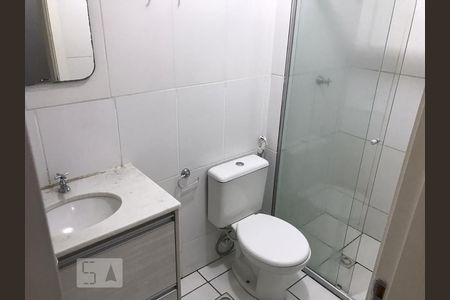 Banheiro da Suite de apartamento para alugar com 2 quartos, 55m² em Setor Negrão de Lima, Goiânia