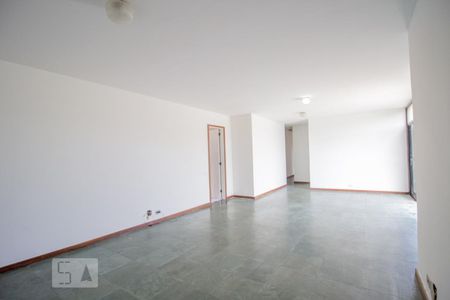 Apartamento para alugar com 330m², 3 quartos e 2 vagasSala