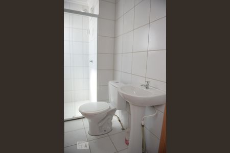 Banheiro de apartamento para alugar com 2 quartos, 49m² em Olaria, Canoas