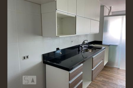 Cozinha de apartamento para alugar com 2 quartos, 55m² em Santa Teresinha, São Paulo