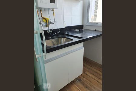 Cozinha de apartamento para alugar com 2 quartos, 55m² em Santa Teresinha, São Paulo