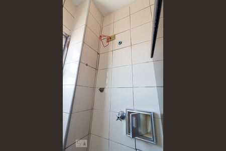 Banheiro de apartamento à venda com 2 quartos, 60m² em Parque Santo Antônio, Guarulhos