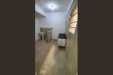 Cozinha e Área de serviço de casa para alugar com 1 quarto, 40m² em Vila Caraguatá, São Paulo