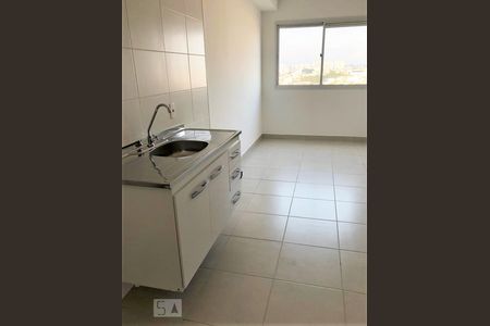 Sala e cozinha de kitnet/studio à venda com 1 quarto, 30m² em Vila Alpina, São Paulo