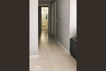 Corredor  de apartamento à venda com 3 quartos, 65m² em Protásio Alves, Porto Alegre