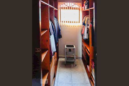 Closet de casa à venda com 3 quartos, 130m² em Jaguaré, São Paulo