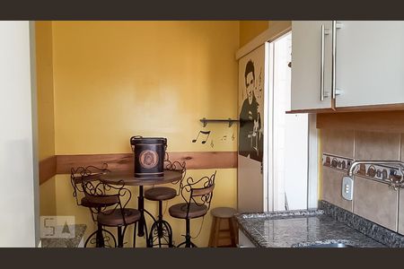 Cozinha de apartamento para alugar com 3 quartos, 70m² em Vila Nova, Porto Alegre