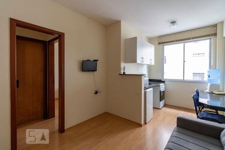 Sala  de apartamento para alugar com 1 quarto, 30m² em Savassi, Belo Horizonte
