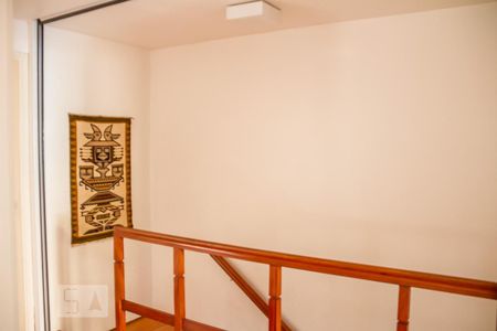 Escada de casa à venda com 3 quartos, 146m² em Jardim das Acácias, São Paulo