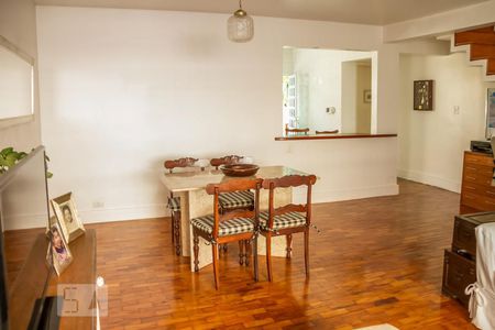 Sala de casa à venda com 3 quartos, 146m² em Jardim das Acácias, São Paulo