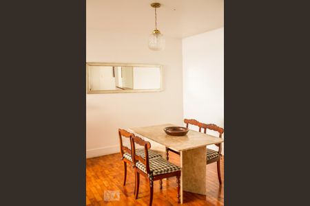 Sala de casa à venda com 3 quartos, 146m² em Jardim das Acácias, São Paulo