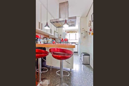 Cozinha de apartamento para alugar com 3 quartos, 110m² em Sumaré, São Paulo