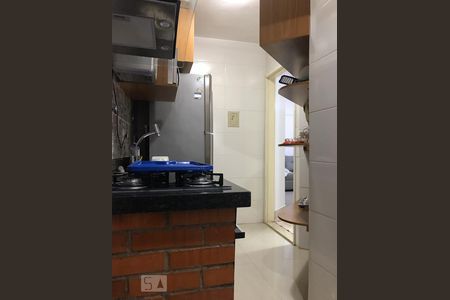 Detalhe cozinha de apartamento para alugar com 2 quartos, 57m² em Setor Bueno, Goiânia