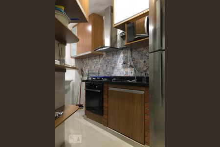 Cozinha de apartamento para alugar com 2 quartos, 57m² em Setor Bueno, Goiânia