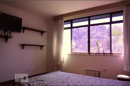 Quarto 01 de apartamento à venda com 4 quartos, 210m² em Barra da Tijuca, Rio de Janeiro