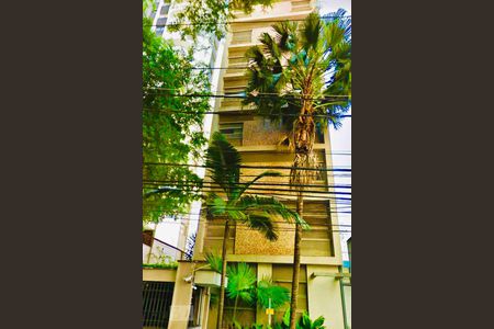 Apartamento para alugar com 110m², 3 quartos e 1 vaga Apartamento para alugar com 110m², 3 quartos e 1 vagaFachada