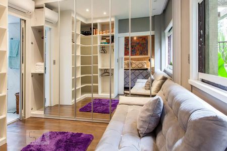 Apartamento para alugar com 110m², 3 quartos e 1 vaga Apartamento para alugar com 110m², 3 quartos e 1 vagaCloset