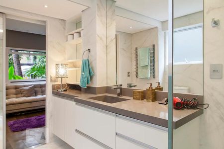 Apartamento para alugar com 110m², 3 quartos e 1 vaga Apartamento para alugar com 110m², 3 quartos e 1 vagaBanheiro de suíte