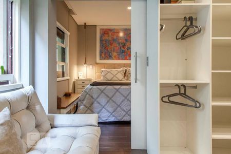 Apartamento para alugar com 110m², 3 quartos e 1 vaga Apartamento para alugar com 110m², 3 quartos e 1 vagaCloset - vista para a suíte