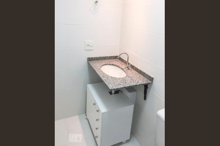 Banheiro de apartamento para alugar com 2 quartos, 62m² em Rio Pequeno, São Paulo