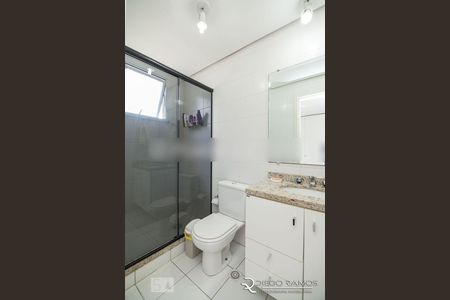 Banheiro dormitorio 2 de apartamento à venda com 2 quartos, 63m² em Santo Antônio, Porto Alegre