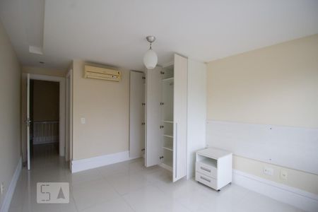 Suíte 1 de casa de condomínio para alugar com 4 quartos, 275m² em Barra da Tijuca, Rio de Janeiro