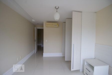 Suíte 1 de casa de condomínio para alugar com 4 quartos, 275m² em Barra da Tijuca, Rio de Janeiro