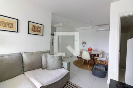Sala  de apartamento à venda com 2 quartos, 67m² em Santo Amaro, São Paulo