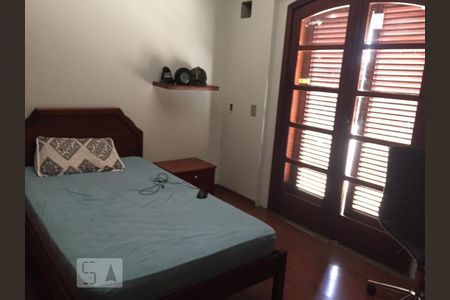 Quarto de casa à venda com 4 quartos, 450m² em Vila Sônia, São Paulo