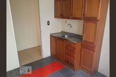 Cozinha de apartamento para alugar com 1 quarto, 40m² em Cristal, Porto Alegre