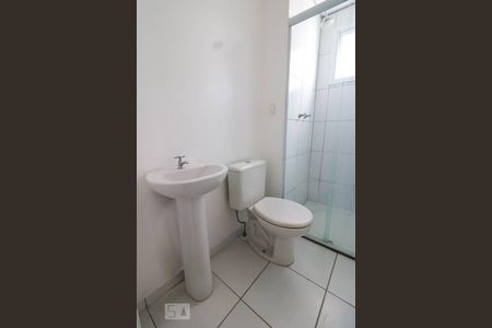 Banheiro de apartamento para alugar com 2 quartos, 48m² em Parque João Ramalho, Santo André