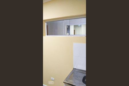 Cozinha de apartamento para alugar com 1 quarto, 26m² em Vila Santana, São Paulo