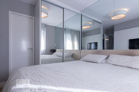 Suíte de apartamento para alugar com 2 quartos, 115m² em Vila Ipojuca, São Paulo
