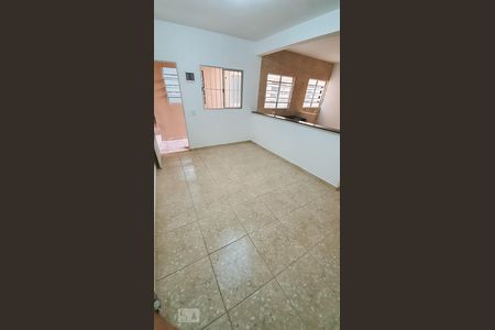 Sala de casa para alugar com 1 quarto, 45m² em Vila Caraguatá, São Paulo