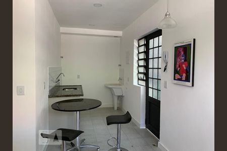 Cozinha de apartamento para alugar com 2 quartos, 40m² em Moinhos de Vento, Porto Alegre