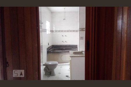 Banheiro de casa para alugar com 2 quartos, 137m² em Carandiru, São Paulo
