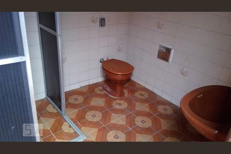 Banheiro de casa para alugar com 2 quartos, 137m² em Carandiru, São Paulo