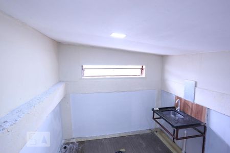 Cozinha de casa para alugar com 1 quarto, 30m² em Vila Antonina, São Paulo