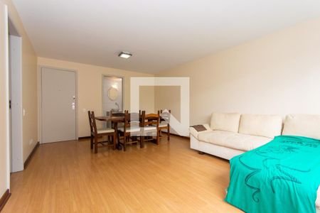 Sala de apartamento para alugar com 3 quartos, 78m² em Cabral, Curitiba