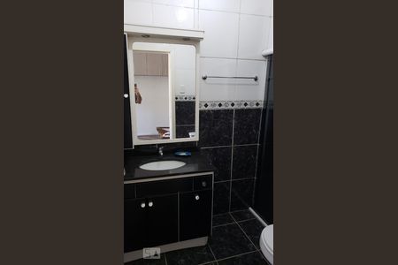 Banheiro de apartamento para alugar com 1 quarto, 34m² em Floresta, Porto Alegre