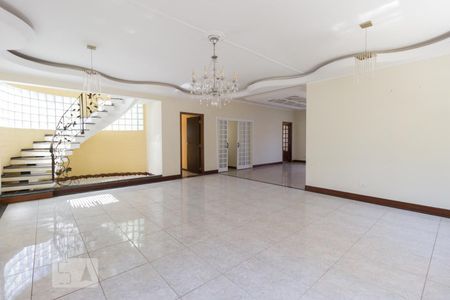 Sala de casa para alugar com 5 quartos, 300m² em City América, São Paulo