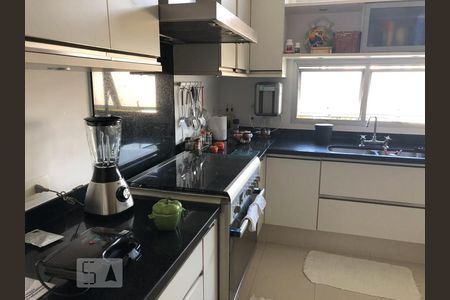 Cozinha  de apartamento à venda com 3 quartos, 307m² em Real Parque, São Paulo